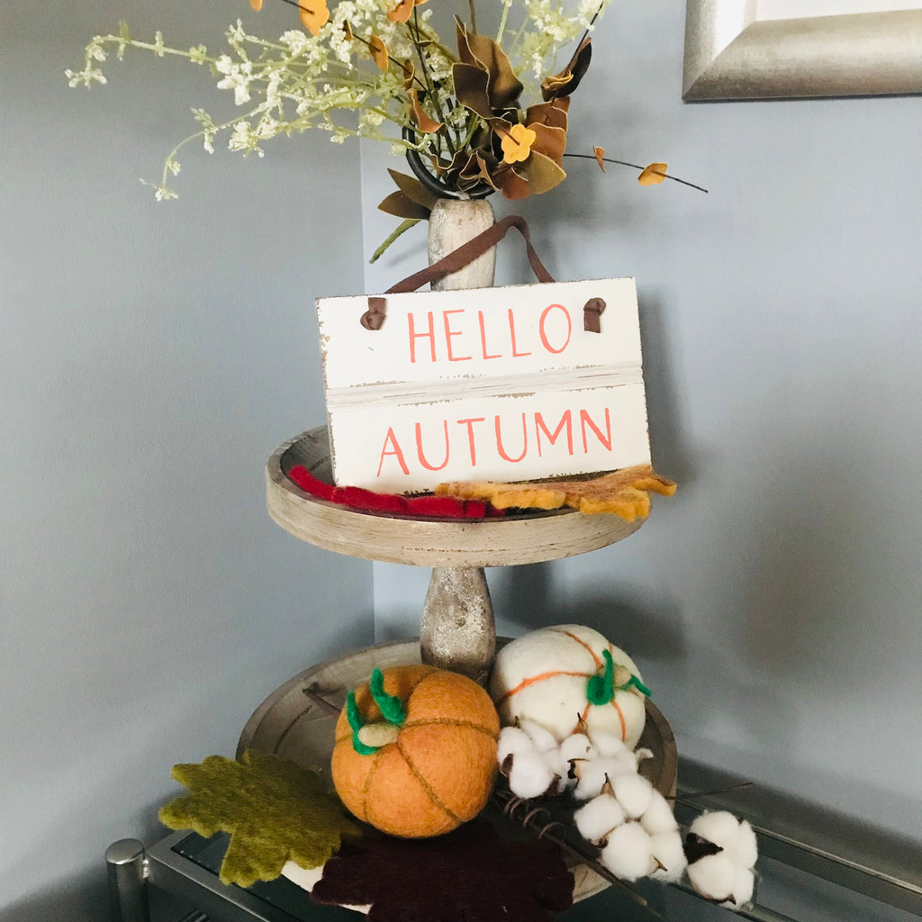 hello autumn sign